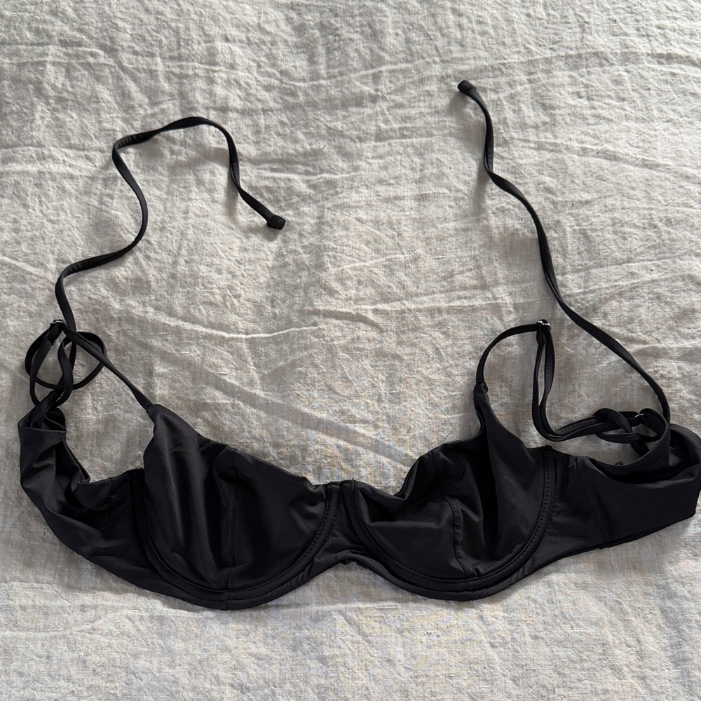Frankie's Bikinis Black Women's swim suit top only SIZE LARGE